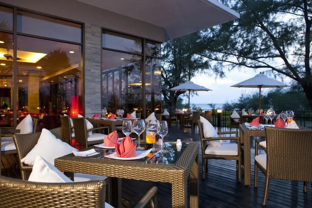 Splash Beach Resort Phuket, Family-Friendly Beachfront Resort