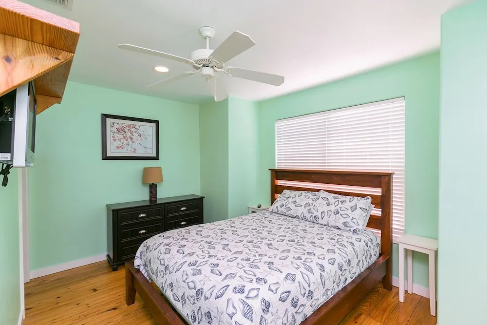 2120 S 11th Street Townhouse Unit 303 - 3 Br townhouse by RedAwning