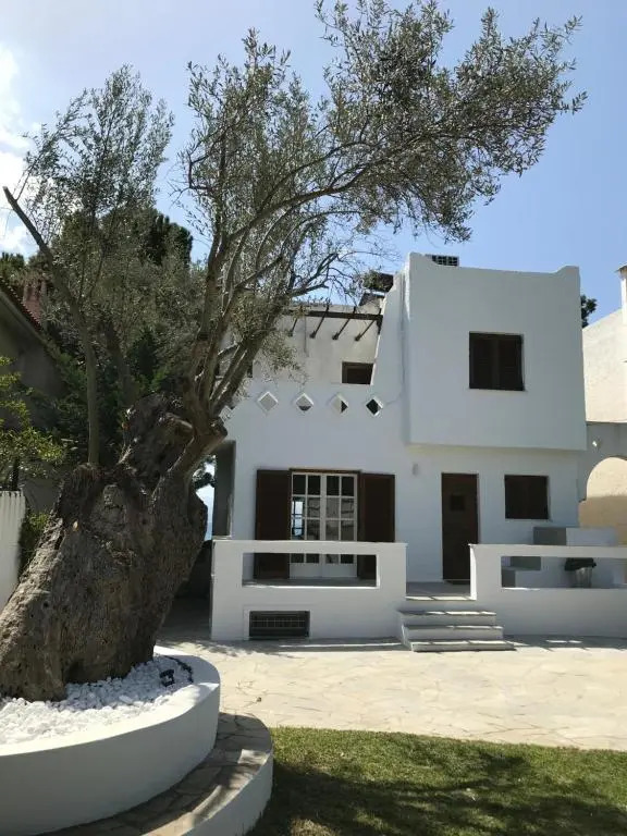 Salt & Stone Beachfront Retreat by Estia
