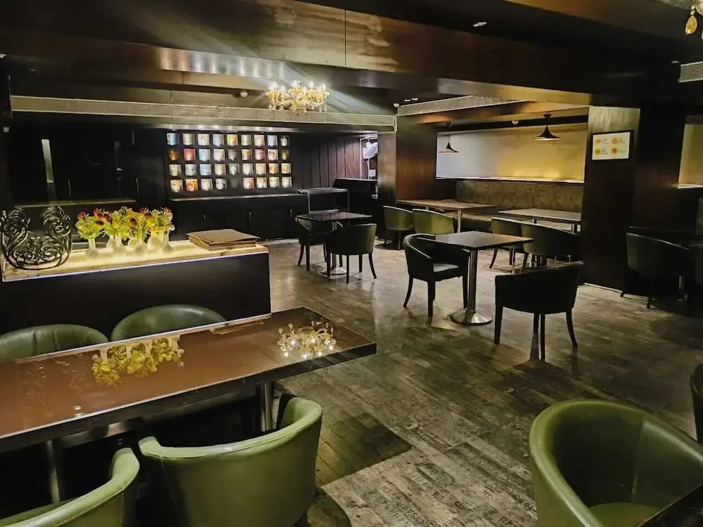 Hotel The Golden Oak Central by Citrus Prime