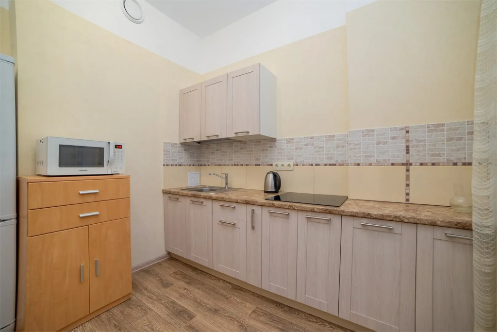 BeGuest на Щорса 53