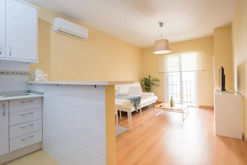  Shiny Lud Family Apartment