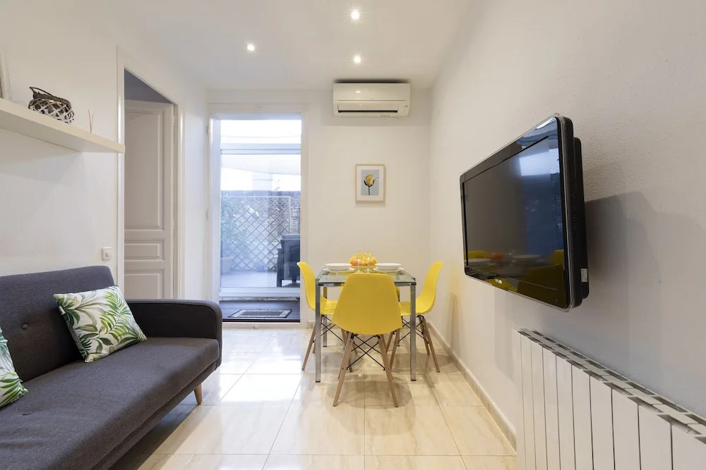 AB Rossello Center Terrace Apartment