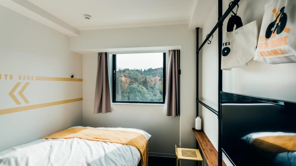KEIRIN HOTEL 10 by Onko Chishin