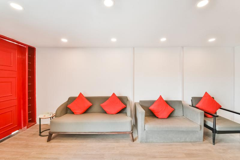 OYO Townhouse 323 Sector 9 Hiran Magri