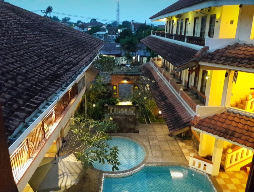 Arondari Hotel