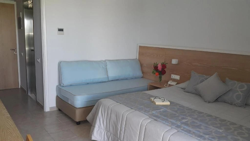 Tigaki Beach Hotel