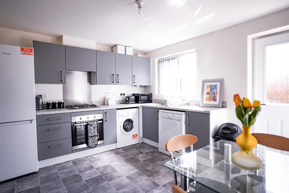 2-bed House With Canal View, Garden & Petsok
