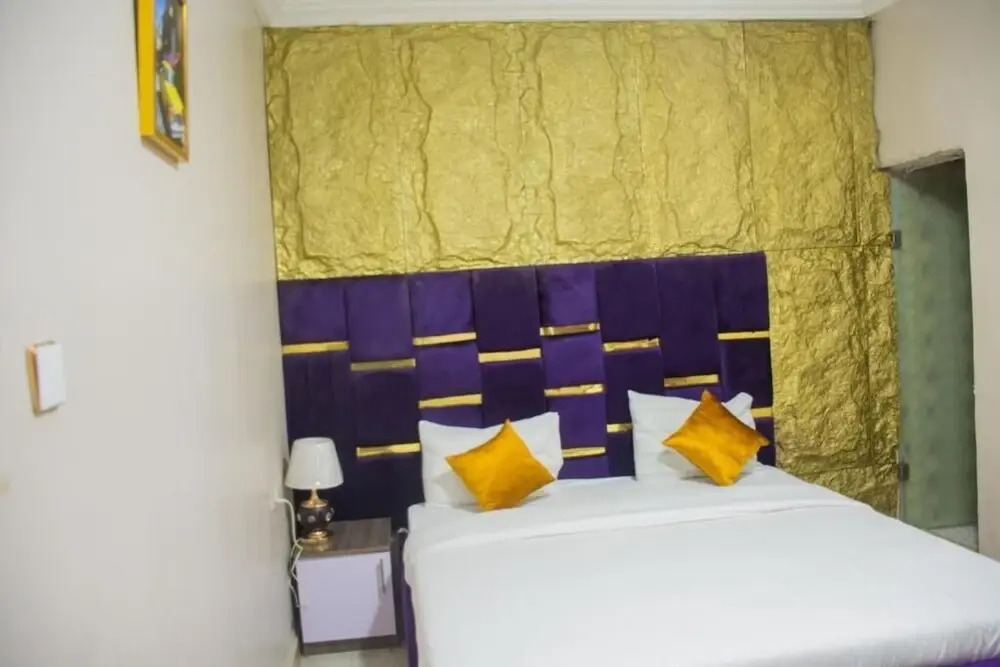 Oyako Hotel Limited