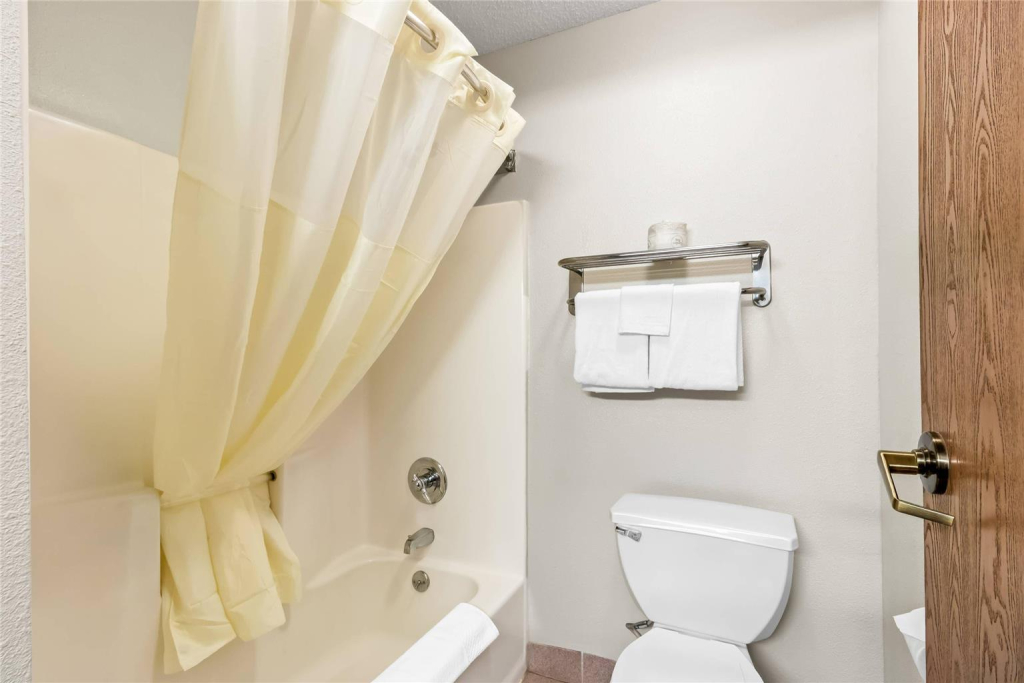 Quality Inn East Liverpool - Calcutta