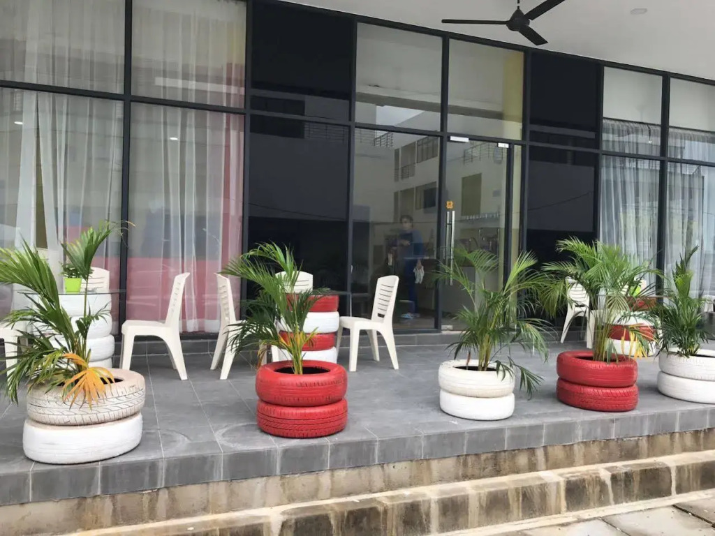Swing & Pillows - Kota Warisan, Sepang
