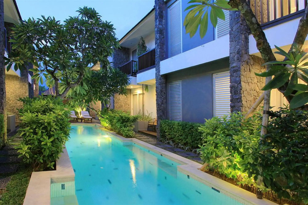 The Kanjeng Suites Villas Seminyak