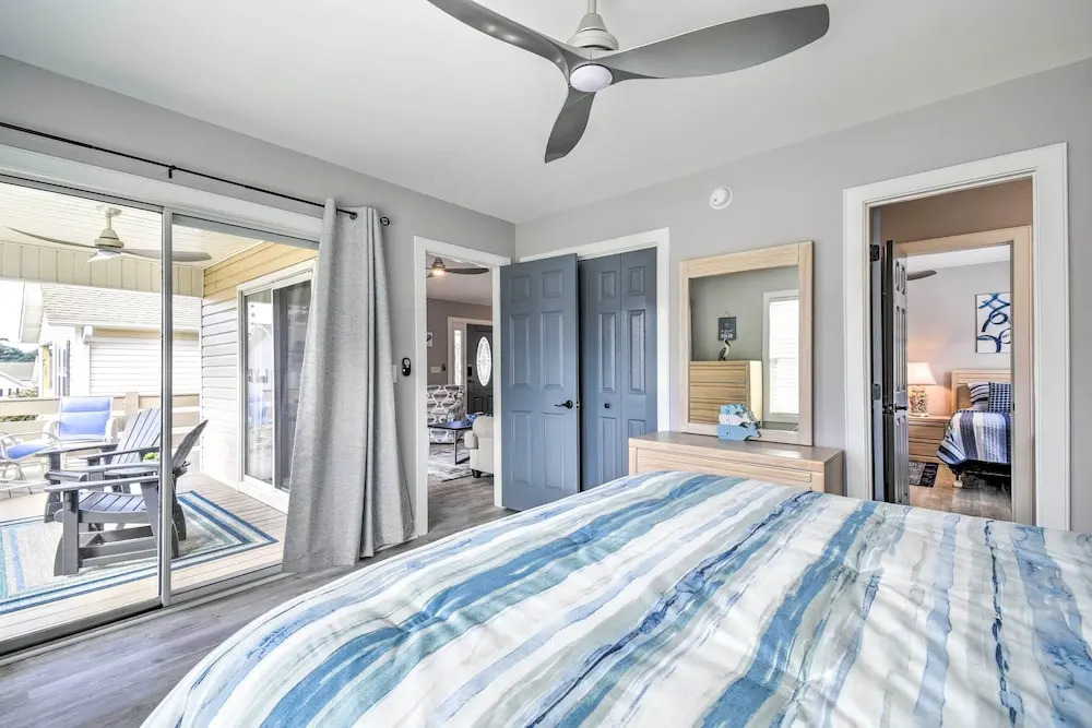 Updated Myrtle Beach Cottage w/ Shared Pool!