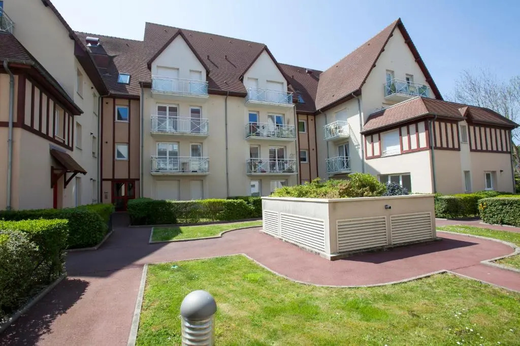 Appart Résidence proche plage avec piscine et parking couvert privé