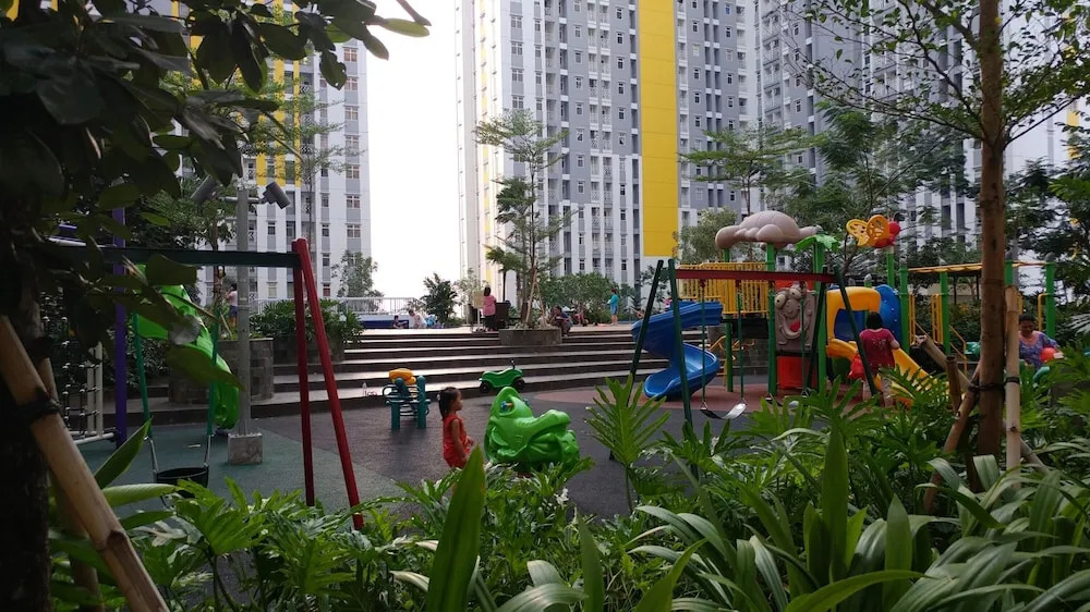 Modern and Full Parquette @ Studio Springlake Summarecon Apartment