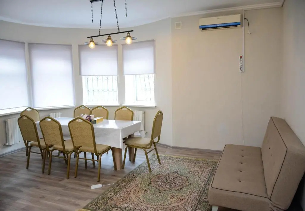 5 Rooms Hostel Almaty
