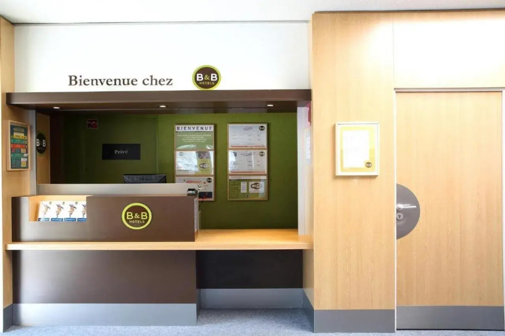 B&B HOTEL Villeneuve Loubet Village
