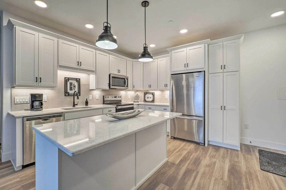 Downtown Traverse City Condo: 32 Mi to Ski Slopes!