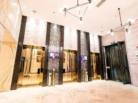 Crystal Spade Hotel