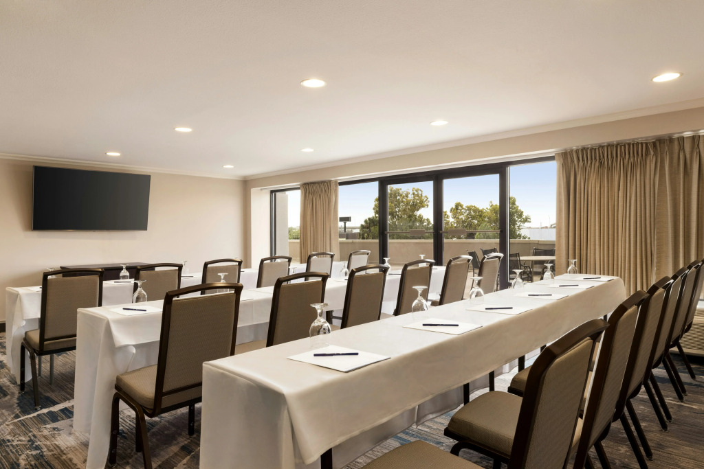DoubleTree by Hilton New Orleans Airport