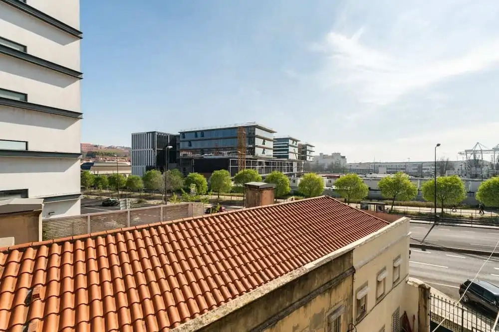 Design Spacious 2bd, 5mins From Lx Factory!