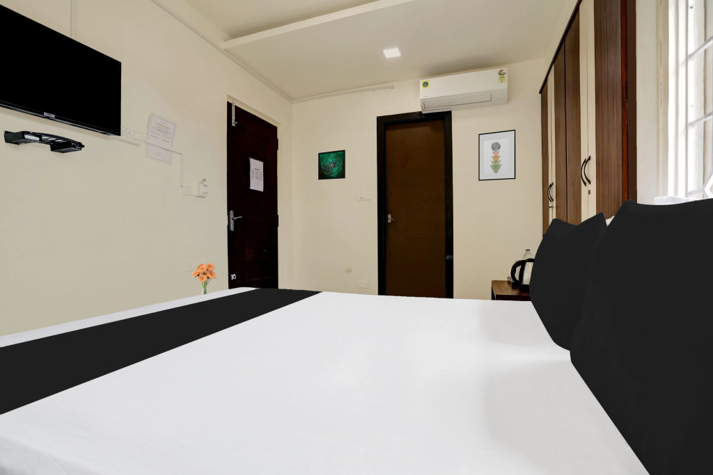 OYO Hotel O Ashok Nagar Near JNTU College