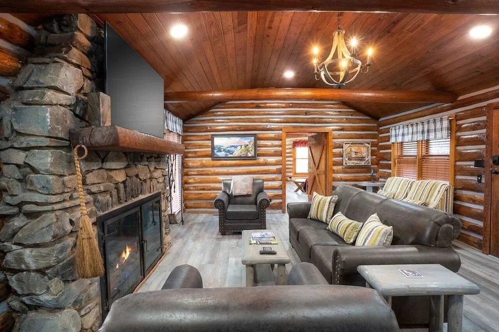 Buckhorn Hideaway 1 Bedroom Home by Redawning