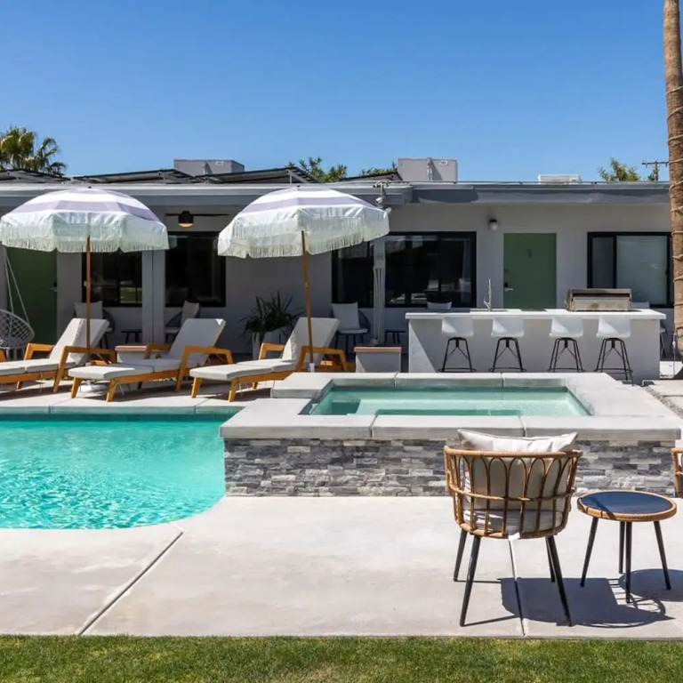 The Yucca Hotel Villa - Entire Buyout
