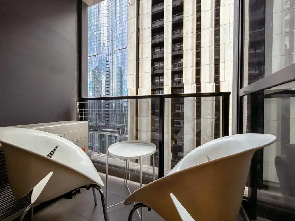 4313Elegant 1BR1BA Apt in high level