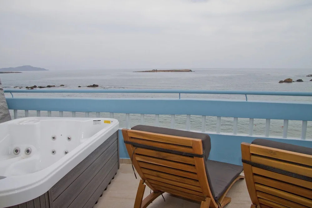 Christina Beach Hotel
