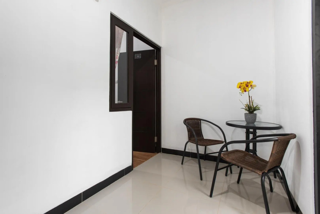 RedDoorz Plus near Trans Studio Cibubur 2