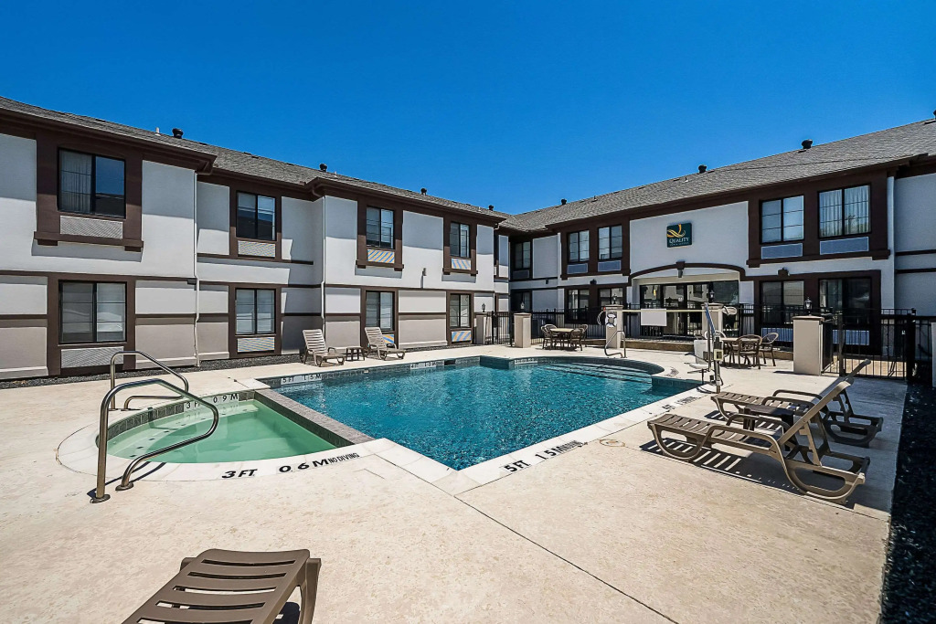 Quality Inn & Suites Irving DFW Airport South