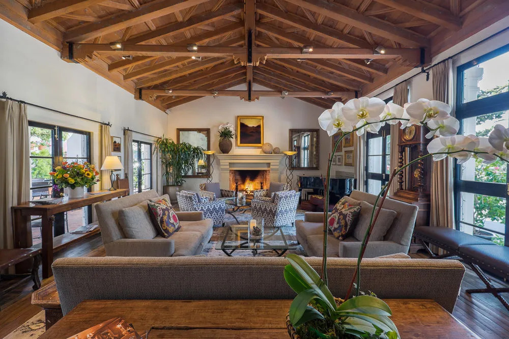 Cypress Inn Carmel-by-the-Sea