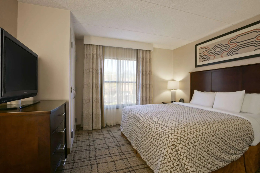 Embassy Suites by Hilton Cleveland Beachwood