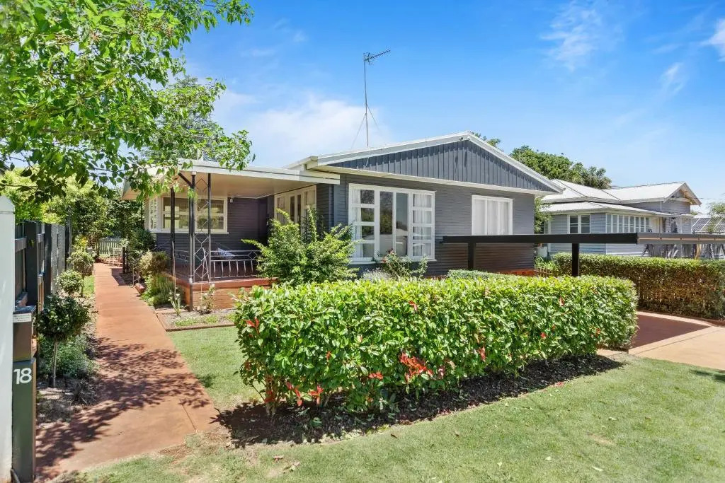 Artists Cottage - Cosy Home in Quiet Leafy Street
