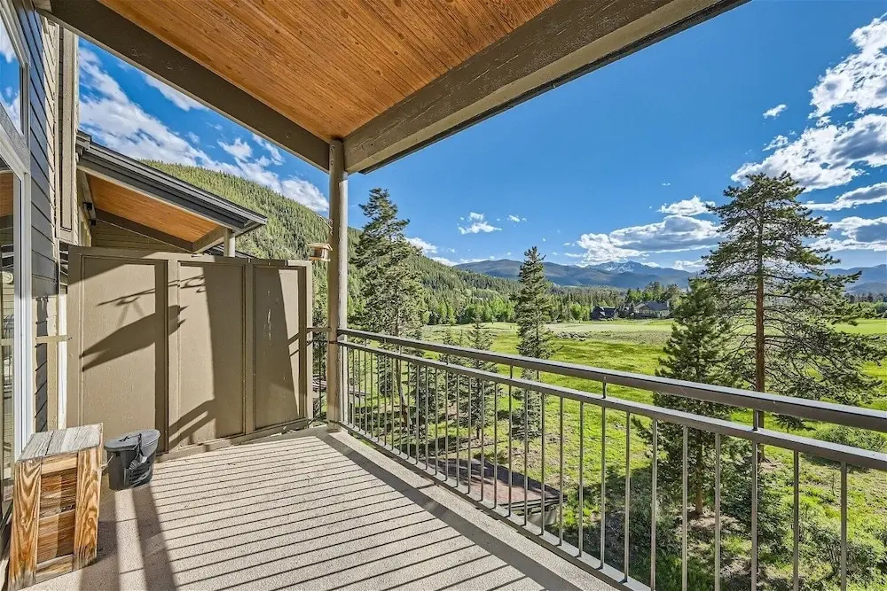 2151 The Pines 2 Bedroom Condo by RedAwning