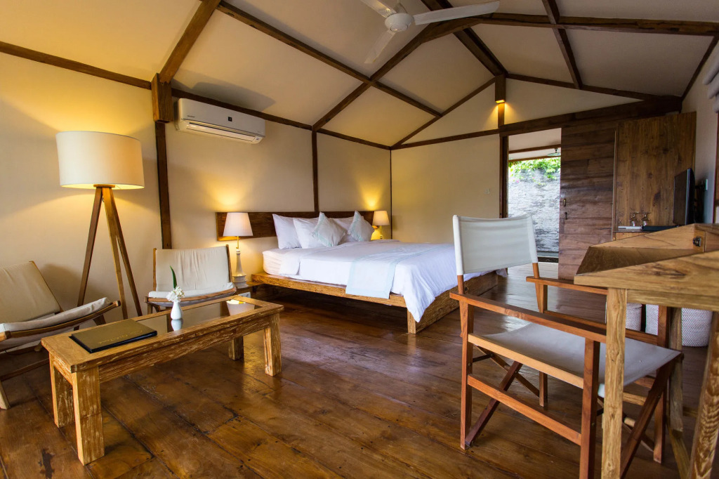 Gili Teak Beach Front Resort