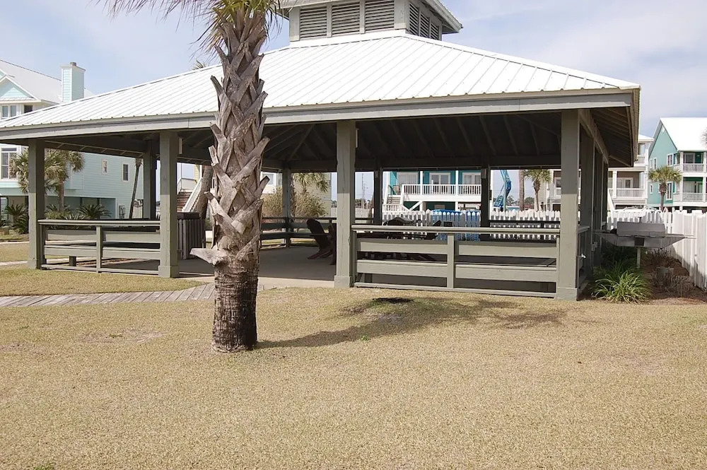 Hayley House Beachside 12 - Four Bedroom Vacation Home