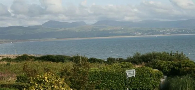 Min y Gaer Guest House