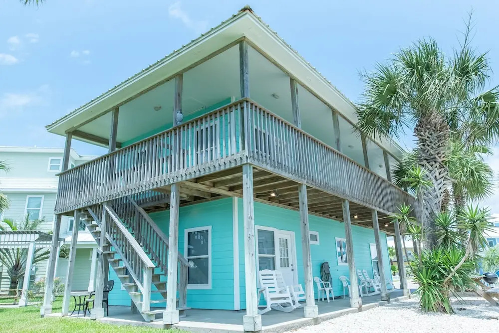 The Original Purple Pelican - 3 Br Home