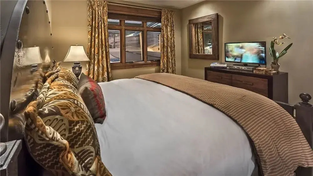 Deer Mountain 204 4 BedroomCondo By Moving Mountains