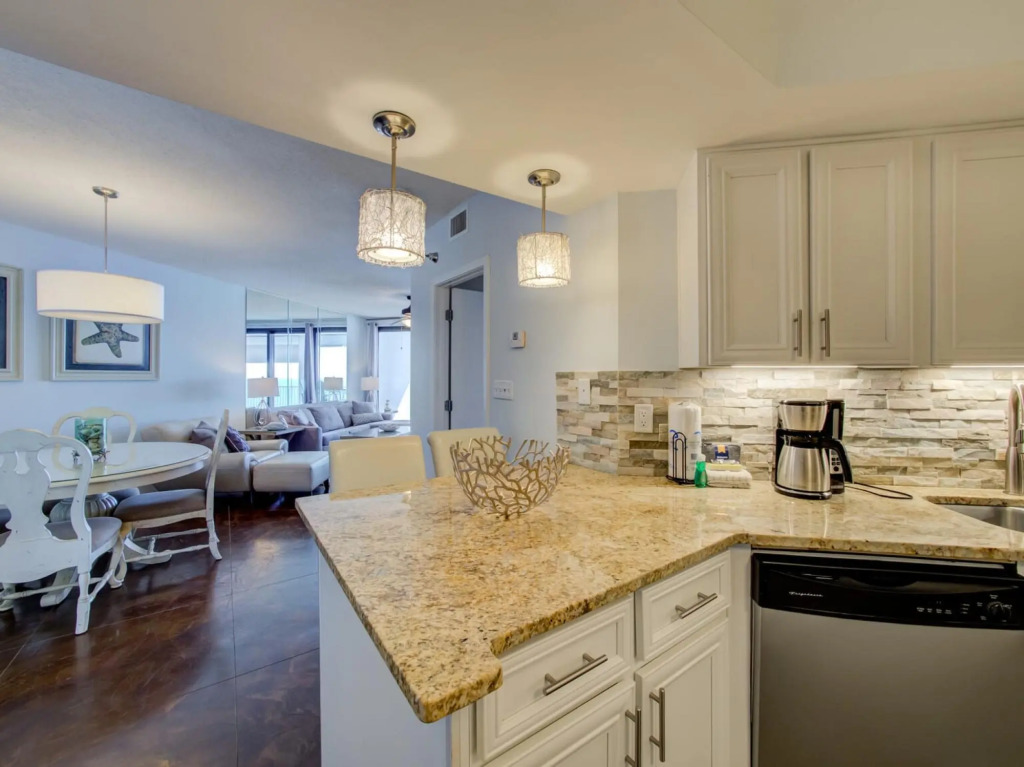 Gorgeous Penthouse 3 Bedroom Condo - Beach Front in Orange Beach