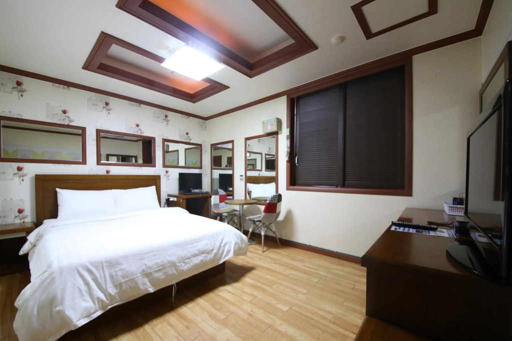 Taeung Tourist Hotel
