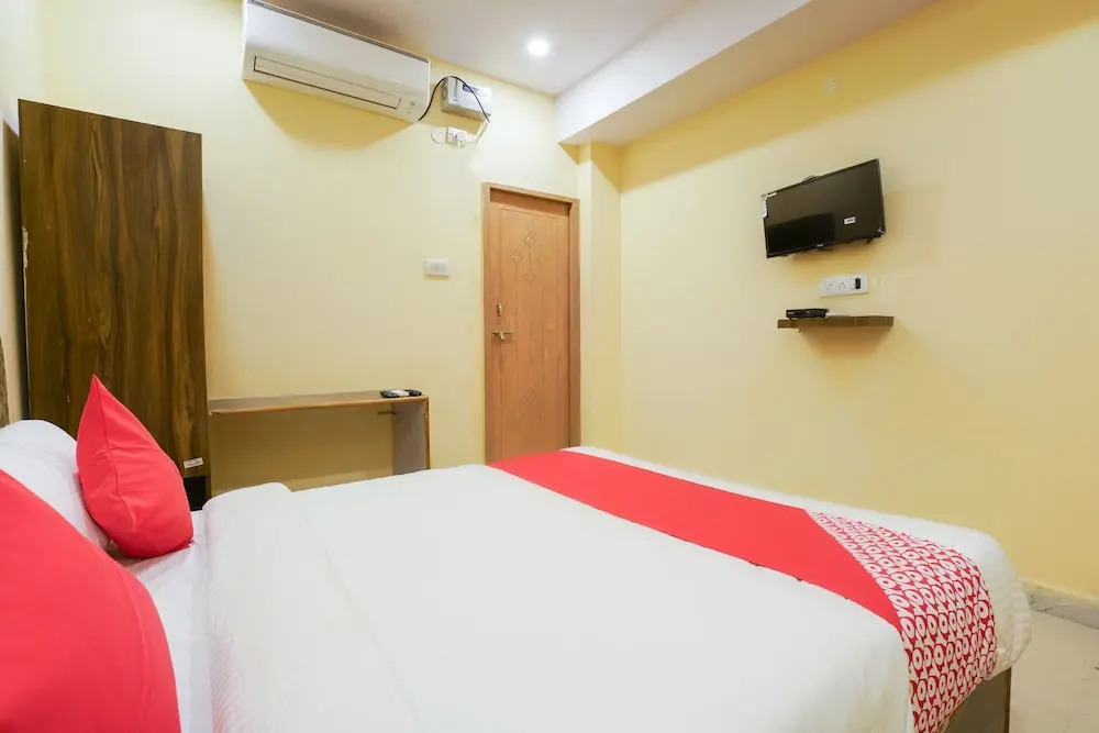 Hotel O R Square Stay Near LB Nagar Metro