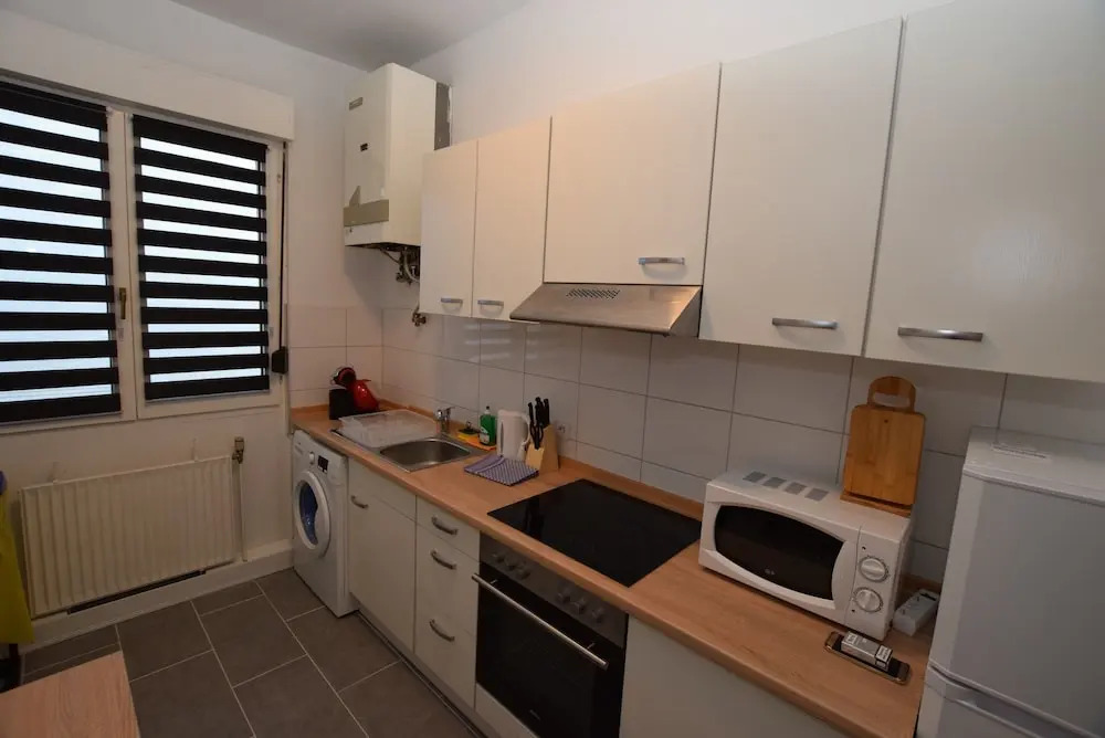 AB Apartment 82