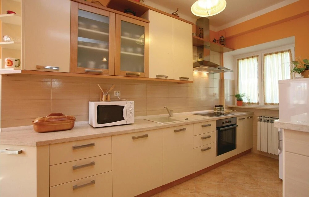 Amazing Home in Sumber With Wifi and 4 Bedrooms
