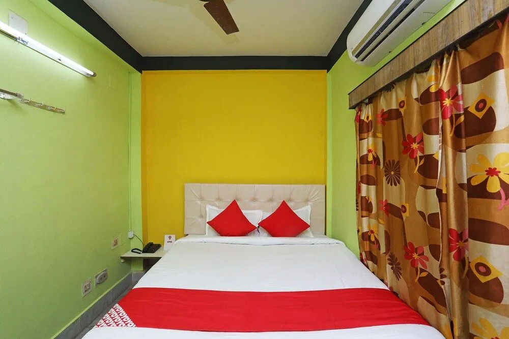 OYO 22892 Hotel Divine