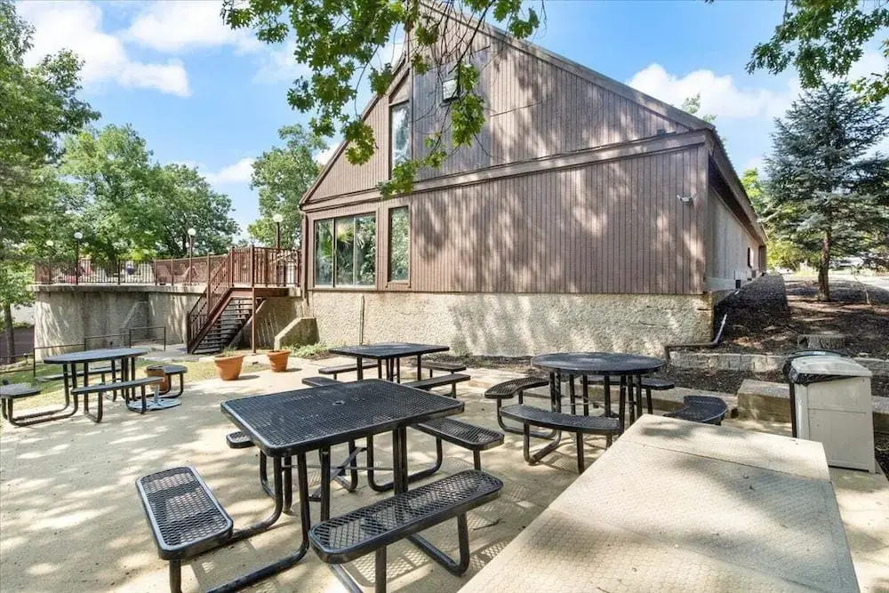 Excellent Family Stay w/ Boat Slip, 2 Pools, Hot Tub, Courts & Arcade Games