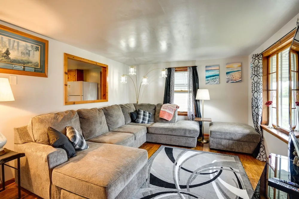 Pet-friendly Ohio Retreat w/ Patio & Fire Pit!