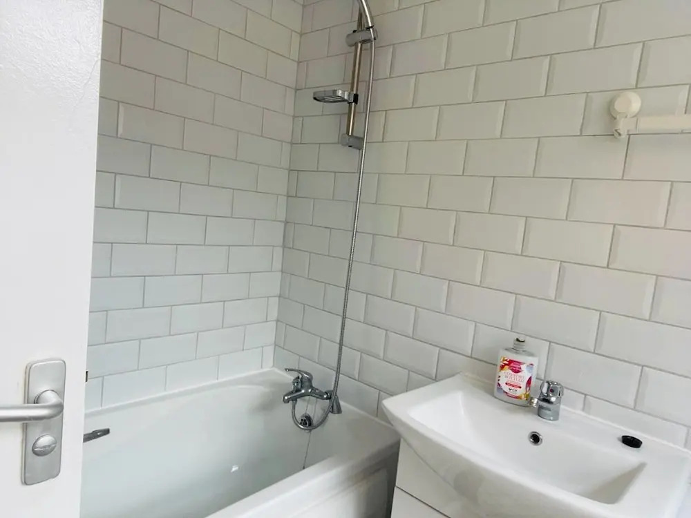 Remarkable 4-bed House in Bootle, Liverpool